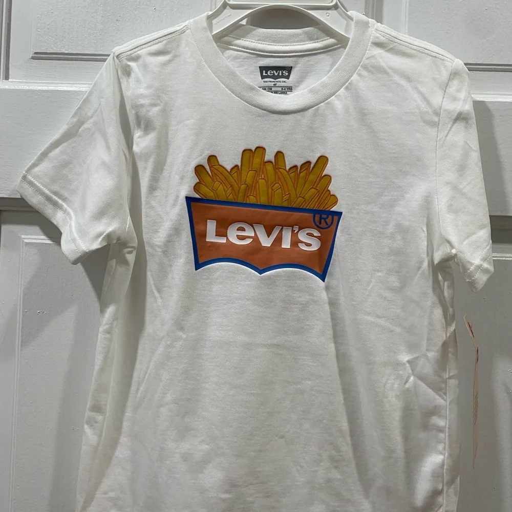 NWY Levi’s White Kids T-Shirt with Fries Graphic